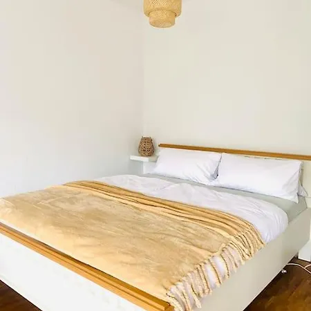 And Calm In Apartment *